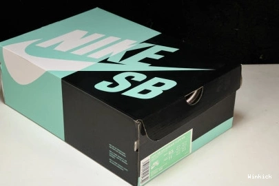 Jordan CJ7891 400 Low Midnight Navy SB 1 1122